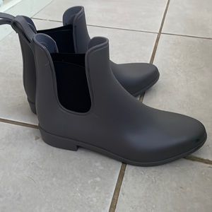 Womens size 10 Capelli boots